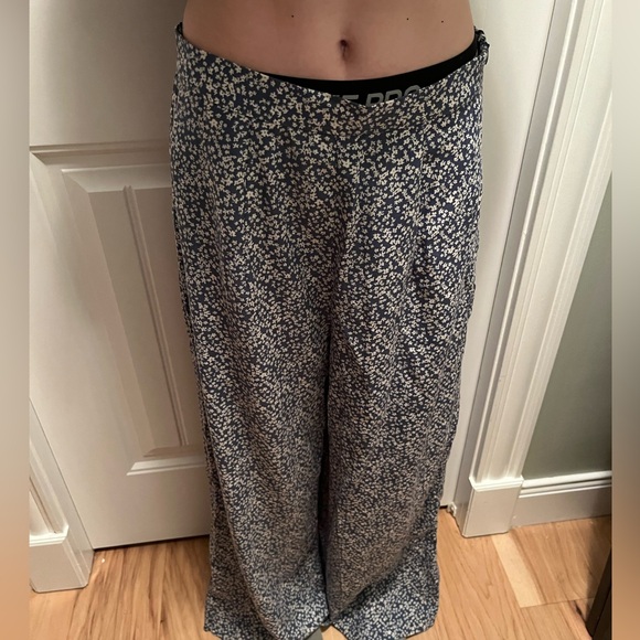 BNWT “Glamorous” wide leg relaxed trousers - Picture 14 of 14